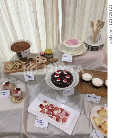 可愛いお菓子 123728121