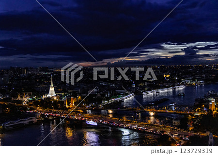 バンコク、夜の眺望 123729319