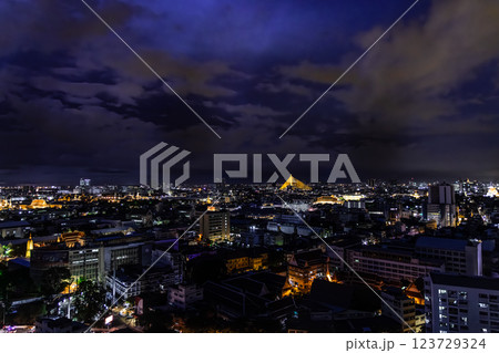 バンコク、夜の眺望 123729324