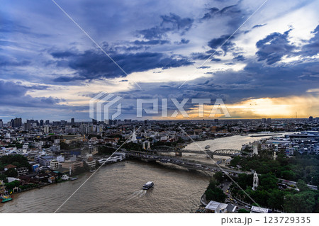 バンコク、夜の眺望 123729335