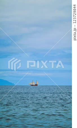 Single vintage ship in the ocean 123729844