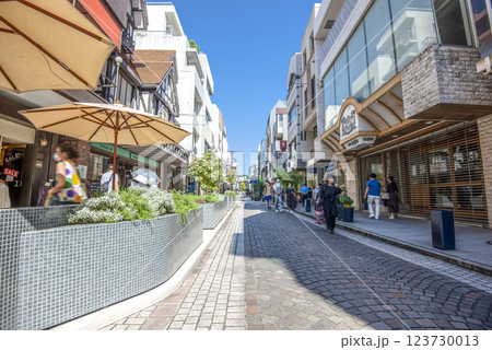 横浜の都市風景　横浜元町ショッピングストリート 123730013