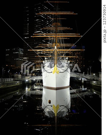 神奈川 横浜みなとみらい 日本丸メモリアルパーク 夜景 神奈川 横浜みなとみらい 日本丸メモリアルパーク 夜景 123730914