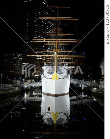 神奈川 横浜みなとみらい 日本丸メモリアルパーク 夜景 神奈川 横浜みなとみらい 日本丸メモリアルパーク 夜景 123730915