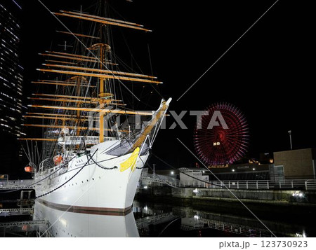 神奈川 横浜みなとみらい 日本丸メモリアルパーク 夜景 神奈川 横浜みなとみらい 日本丸メモリアルパーク 夜景 123730923
