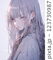 色白で美しい女の子 123730987