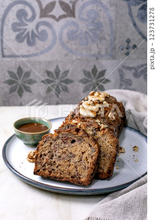 Home made banana bread 123731278