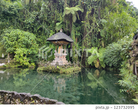 Pura Gunung Kawi Sebatu Gianyar temple in Ubud, Bali, Indonesia Pura Gunung Kawi Sebatu Gianyar temple in Ubud, Bali, Indonesia 123732095