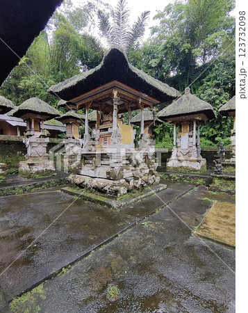 Pura Gunung Kawi Sebatu Gianyar temple in Ubud, Bali, Indonesia Pura Gunung Kawi Sebatu Gianyar temple in Ubud, Bali, Indonesia 123732098