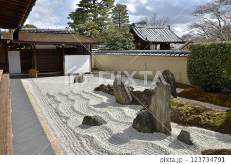大本山大徳寺塔頭　瑞峯院　冬の独坐庭(京都市北区) 123734791