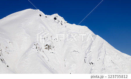 （雪山登山・冬景色）天神尾根から見た谷川岳の絶景 123735812