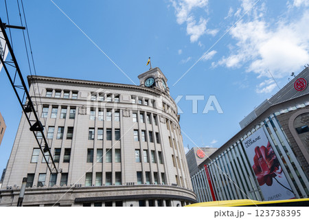 銀座4丁目交差点風景＜2025年3月/東京都中央区＞ 123738395
