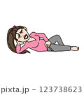 休む女性 123738623