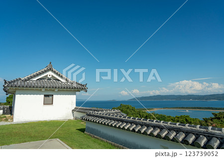 熊本県天草郡苓北町　天草四郎が率いる一揆軍の猛攻撃にも落城しなかった天然の要害である富岡城 123739052