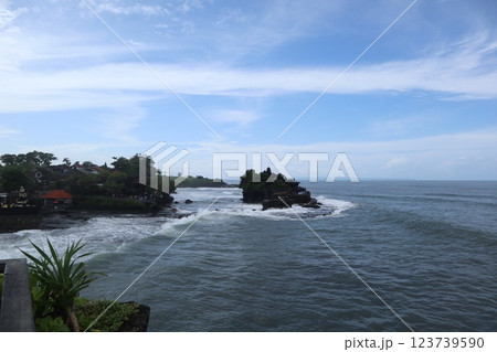 バリ島のタナロット寺院 123739590