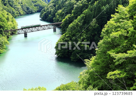 夏の只見線 夏の只見線 123739685