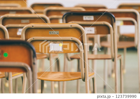 誰もいない教室 123739990