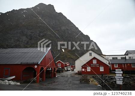 ノルウェー ロフォーテン諸島・オーの町並み ノルウェー ロフォーテン諸島・オーの町並み 123740238