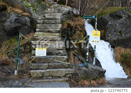 ノルウェー ロフォーテン諸島 レイネブリンゲン ノルウェー ロフォーテン諸島 レイネブリンゲン 123740775