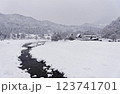 白川郷の大雪 123741701