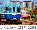 トンネルを抜ける電車【銚子電鉄（仲ノ町車庫）千葉県銚子市新生町】 123742268