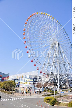 天保山周辺の街並み　大阪の観光地 123743630