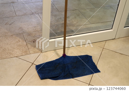 hand tools for wet cleaning of premises hand tools for wet cleaning of premises 123744060