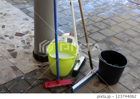 hand tools for wet cleaning of premises hand tools for wet cleaning of premises 123744062