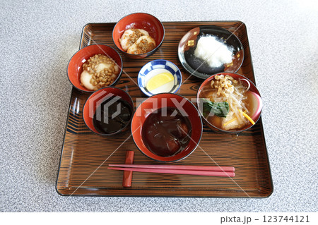 東北のおもち料理 もち本膳（色々なお餅のセット料理） 123744121