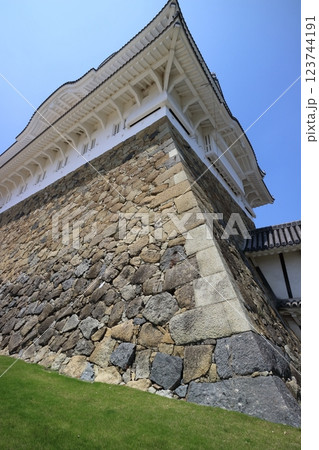世界遺産の天守閣の石垣 世界遺産の天守閣の石垣 123744191