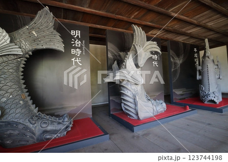 歴代の天守閣シャチ 123744198