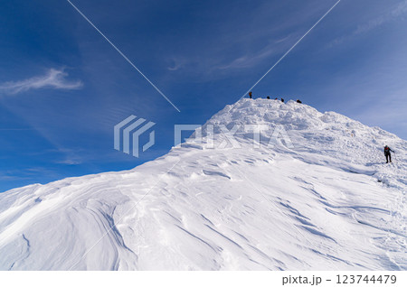 厳冬期の谷川岳・トマノ耳 123744479