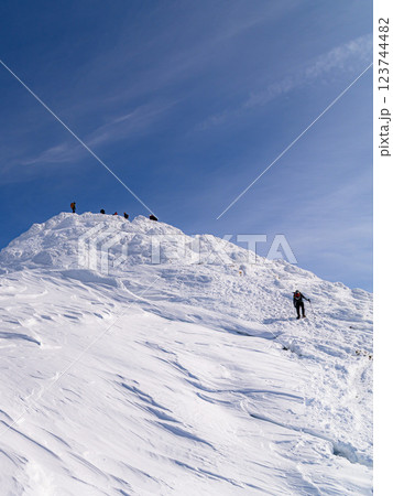 厳冬期の谷川岳・トマノ耳 123744482
