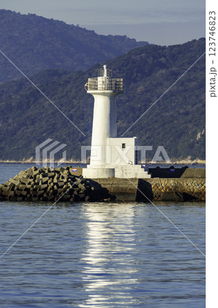 徳山港　徳山築港防波堤灯台　山口県周南市 123746823