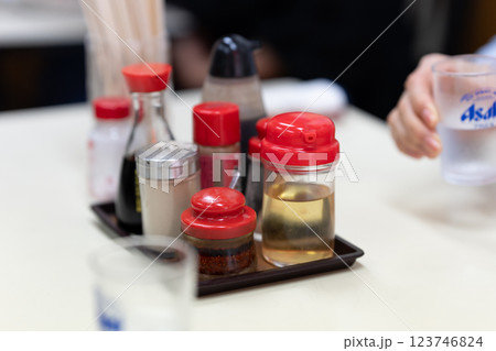 町中華　調味料 123746824