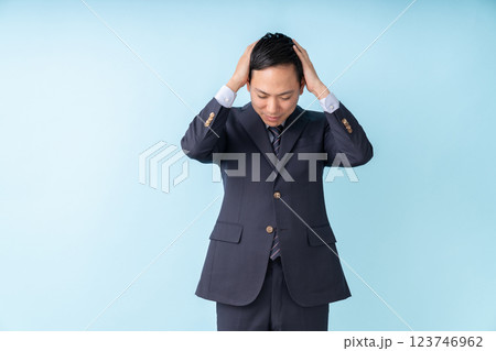ビジネスマン　トラブル 123746962
