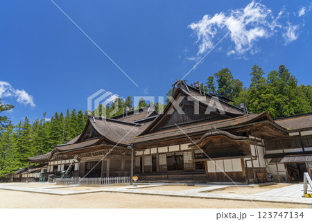 高野山金剛峯寺　主殿　大玄関 123747134