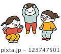 たのしそうに踊る子どもたち 123747501
