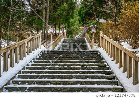 冬の秋田 男鹿半島 真山神社 なまはげ 冬の秋田 男鹿半島 真山神社 なまはげ 123747579