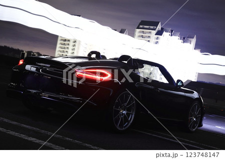 ツヤツヤの黒いオープンカー ツヤツヤの黒いオープンカー 123748147