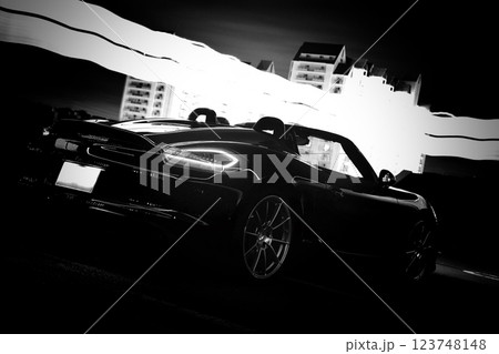 ツヤツヤの黒いオープンカー ツヤツヤの黒いオープンカー 123748148