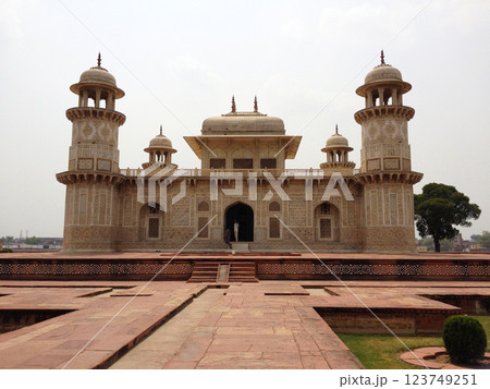 タージマハル 123749251