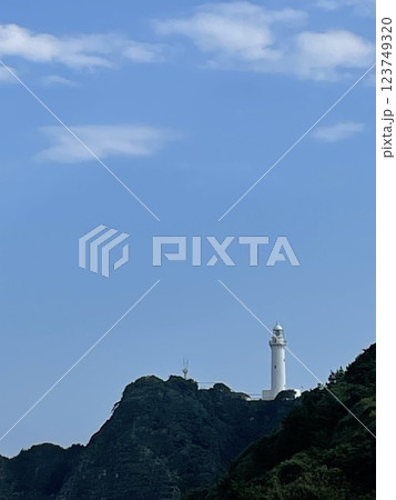 初夏のいわき市の塩屋崎灯台 初夏のいわき市の塩屋崎灯台 123749320