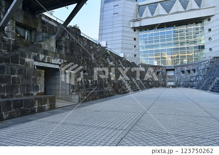 横浜ランドマークタワーと第2号ドック跡 横浜ランドマークタワーと第2号ドック跡 123750262