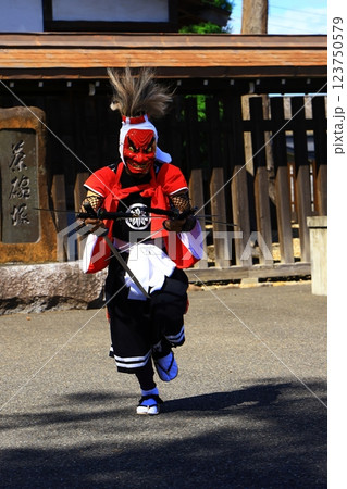 岩手県民俗芸能公演　鬼剣舞 123750579