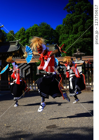 岩手県民俗芸能公演　鬼剣舞 123750617