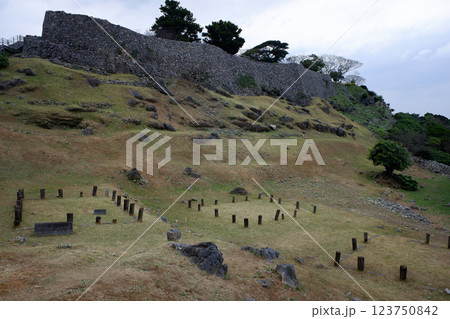 沖縄県　今帰仁城跡・志慶真門郭 123750842