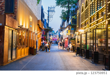 梨泰院クラスイメージ　韓国　※一部ソフトフォーカス 123750951