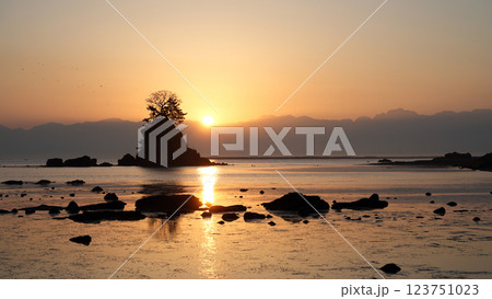 雨晴海岸の夜明け 123751023