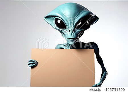 何も書かれていないパネルを持っているエイリアン 何も書かれていないパネルを持っているエイリアン 123751700